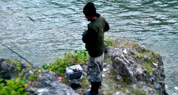 Mancing ke Pantai Ngrenehan