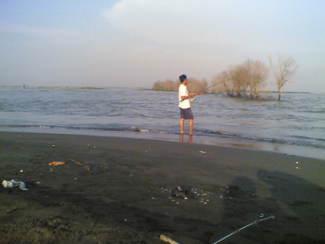 Spot Mancing : Pantai Tirang Semarang